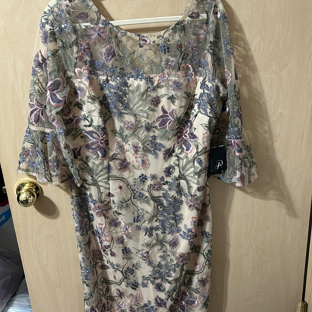 NWT Adrianna Papell Floral Embroidered Sheath with Bell Sleeves Dress Size 14